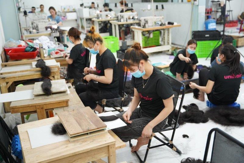 What can I get to the hair business and purchase in bulk hair? 2 What is a Reputable Hair Factory's location?