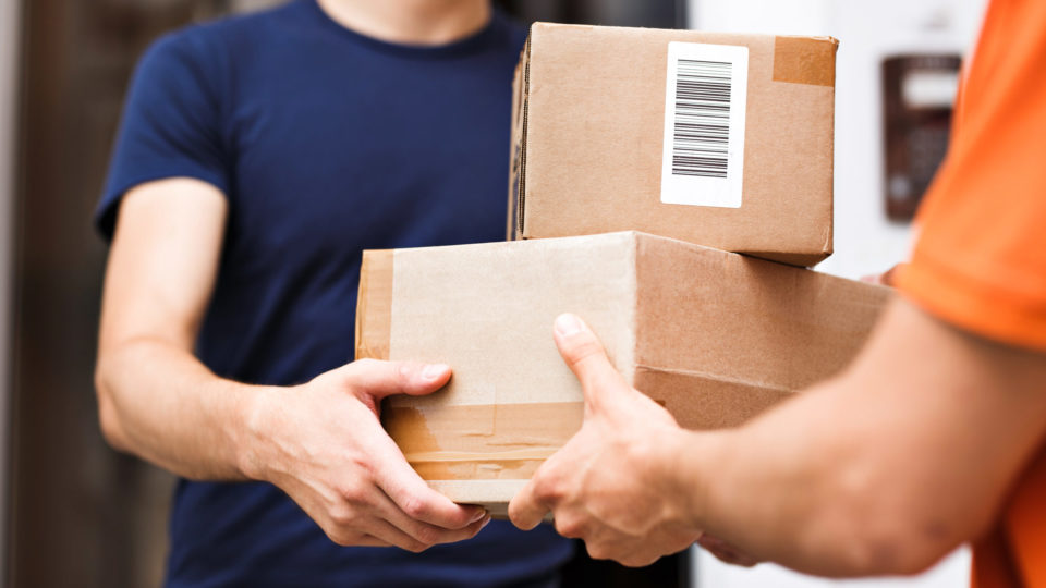 Dropshipping Hair Vendors for Wigs & Extensions | Private Label Packaging 41 Shipping box